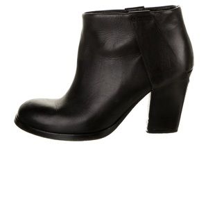 Surface to Air harness bootie